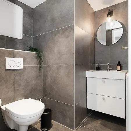 Cathedral & Square - Centre - Sleeps 4 - Wifi *