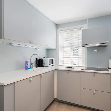 Cathedral & Square - Centre - Sleeps 4 - Wifi
