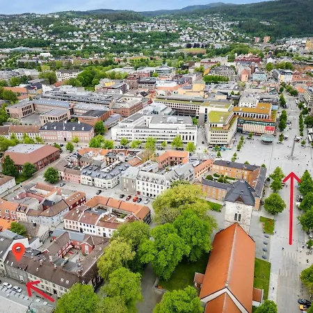 Cathedral & Square - Centre - Sleeps 4 - Wifi Trondheim